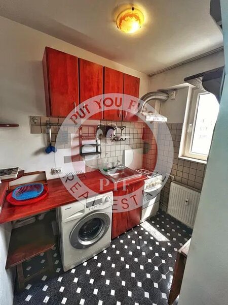 Mega Mall | Garsoniera | 32 mp | Semidecomandat | B9453